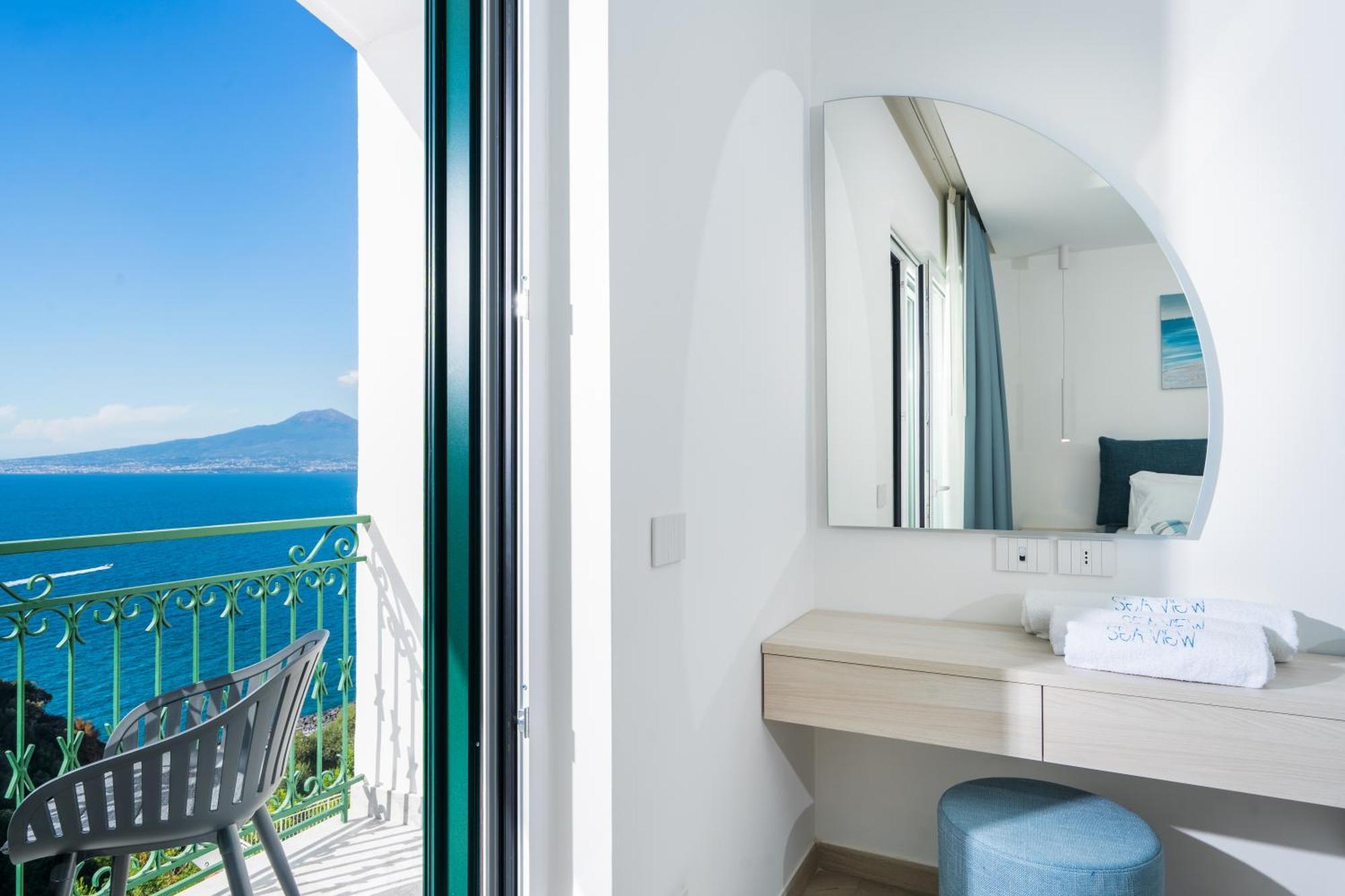 Sea View Deluxe Apartments Vico Equense Exterior foto